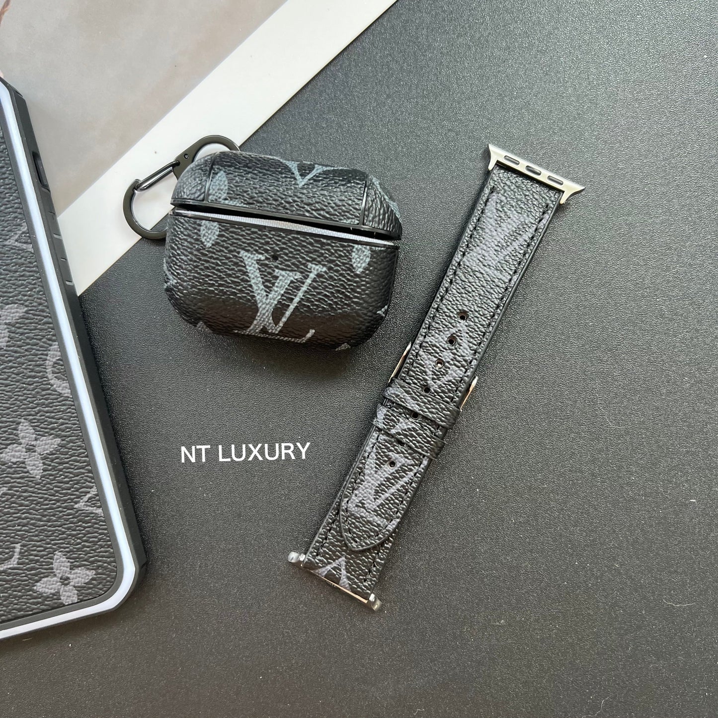 Traditional Touch Airpods Case (Black Love)