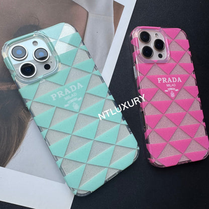 Funda para teléfono con bonito diseño de triángulos