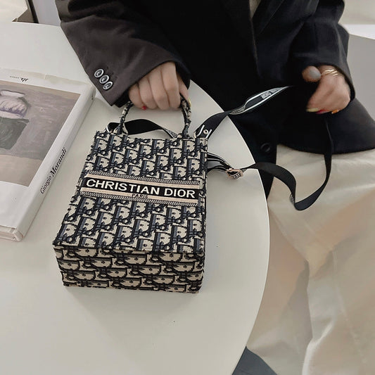 Fancy Adore Design Phone Bag
