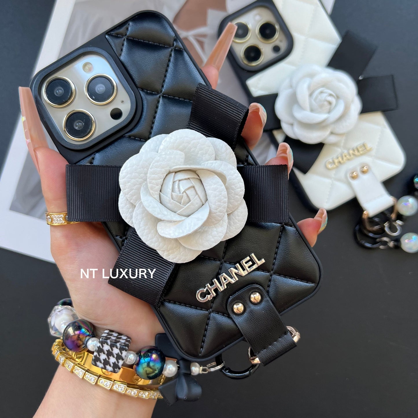 Flower Deco Girl Samsung Case With Chain