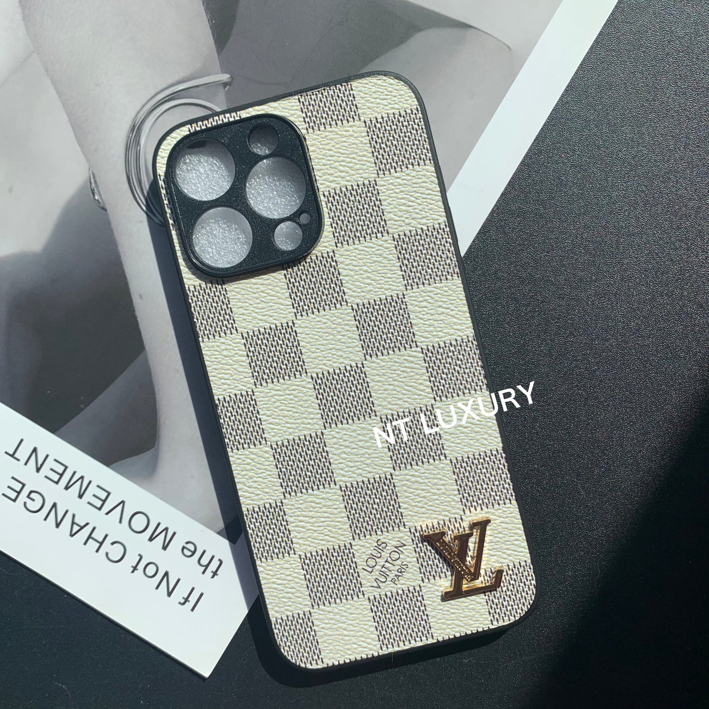 Traditional Phone Case with Camera Protection (White Latticed)