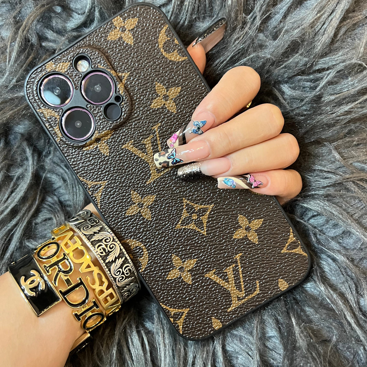 Traditional Love Phone Case With Camera Protection
