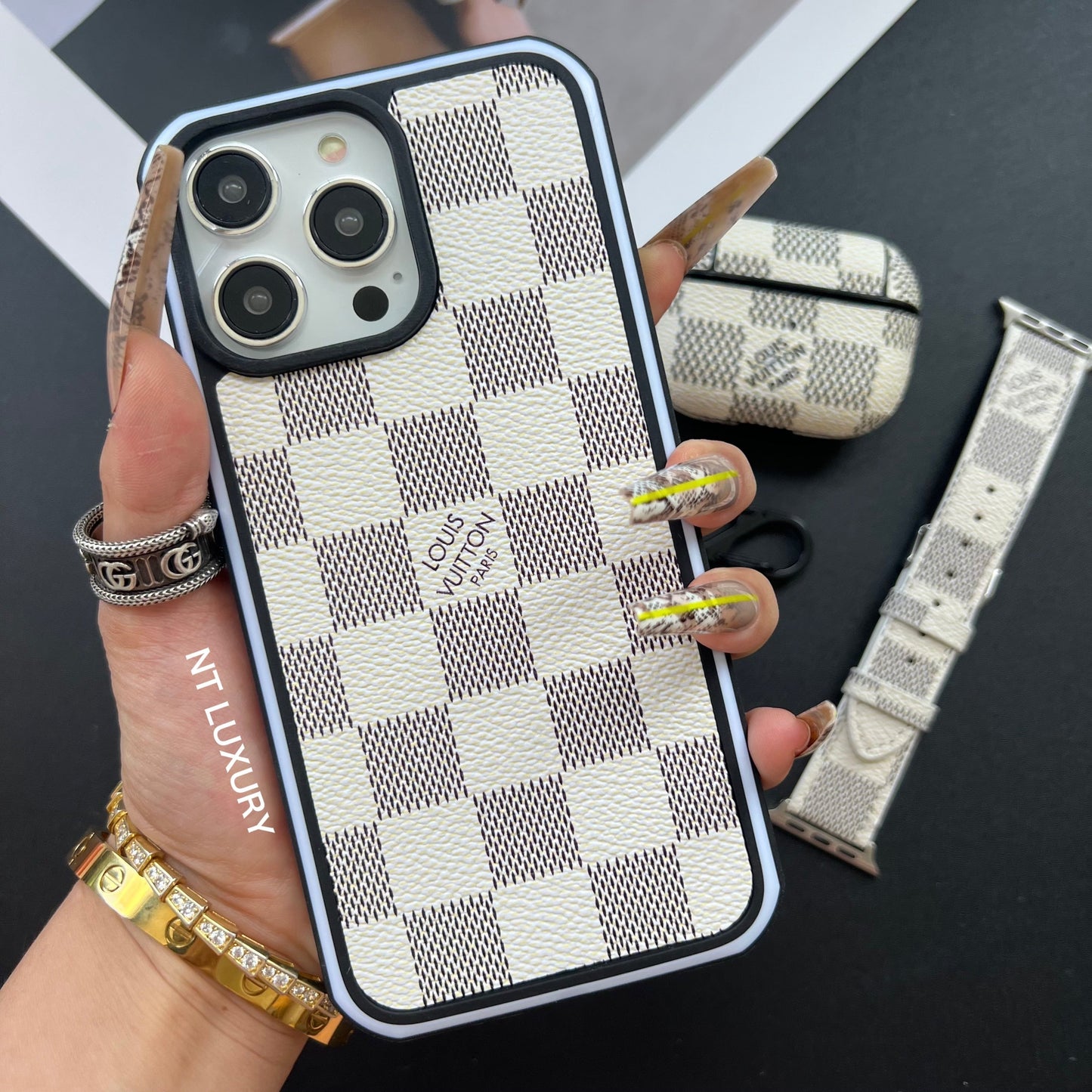 Traditional Touch Airpods Case (White)