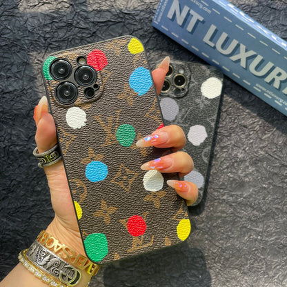 Funda para iPhone Yayoi Kusama Dots Love