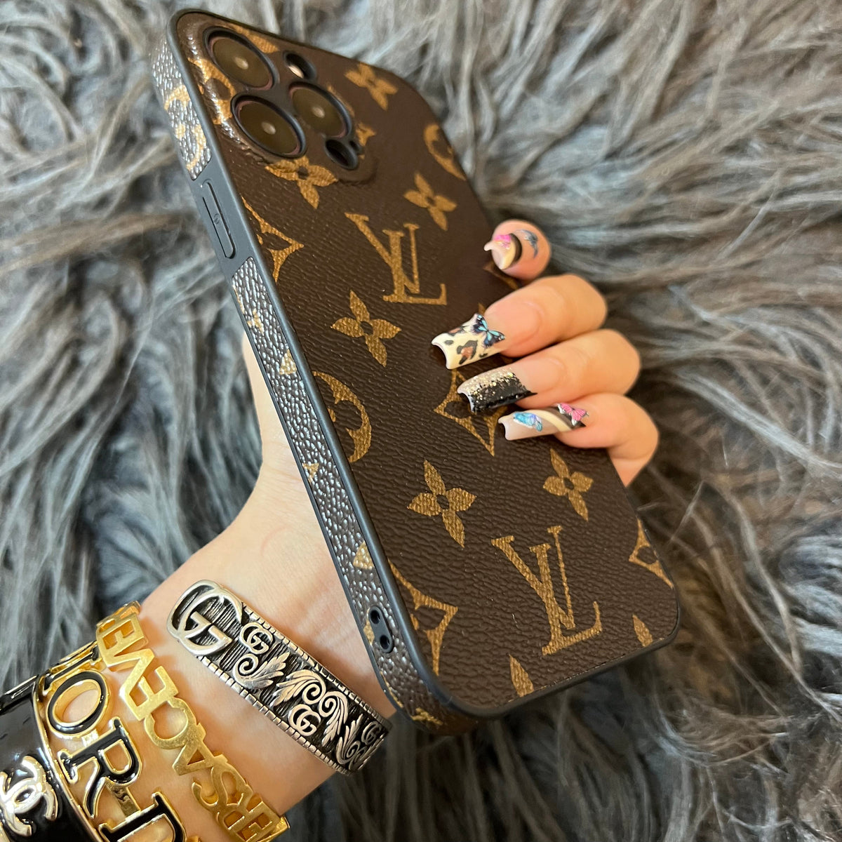 Traditional Love Phone Case With Camera Protection
