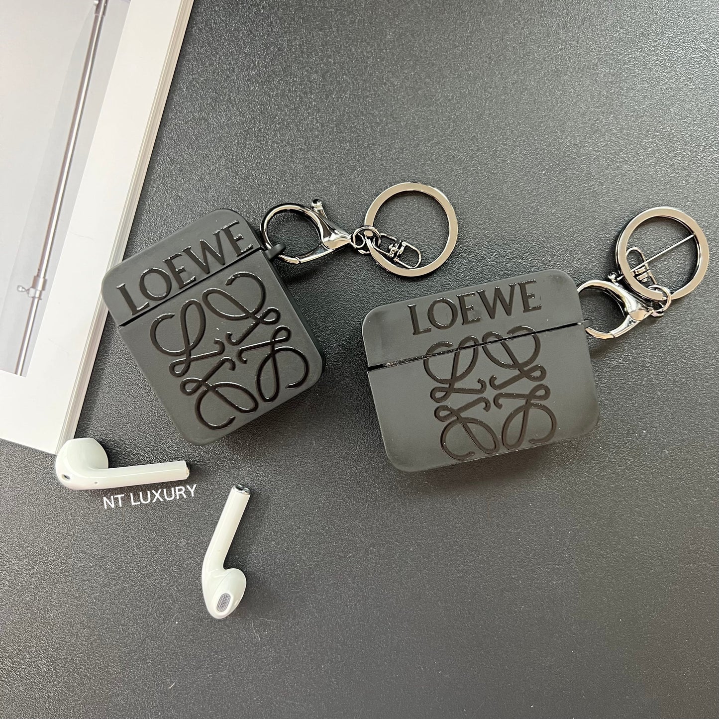 Black Trendy Airpods Case ( L )