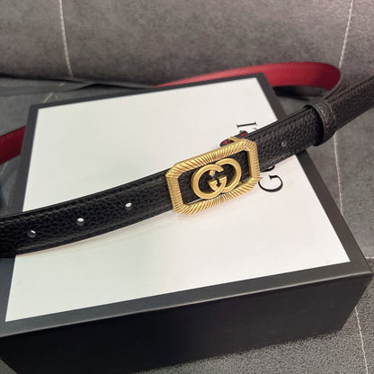 Cinturón de mujer con hebilla entrelazada