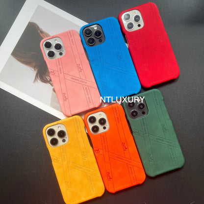 Funda de teléfono colorida con diseño de H