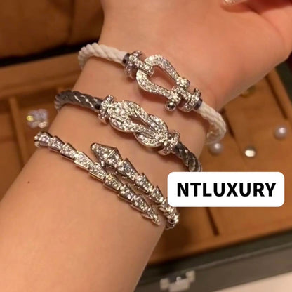 Pulsera con diseño de serpiente