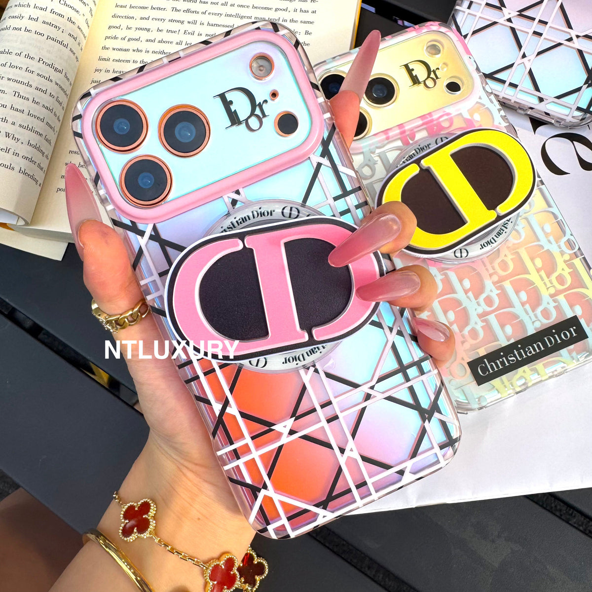 Chameleon Dove Magsafe Phone Case with CD Holder