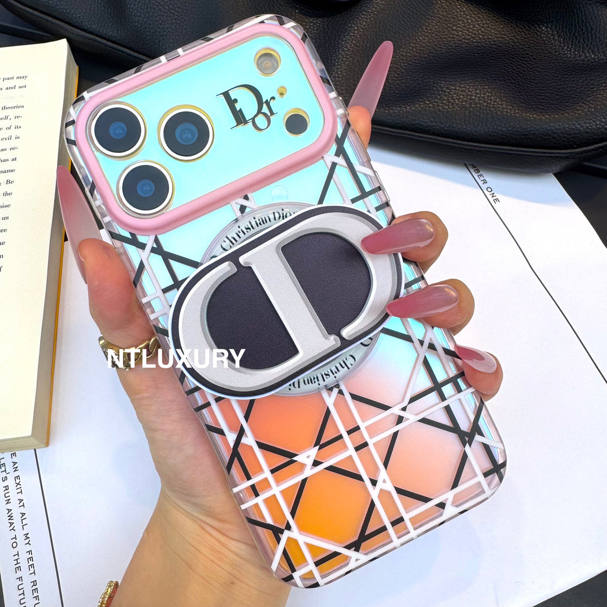Chameleon Dove Magsafe Phone Case with CD Holder
