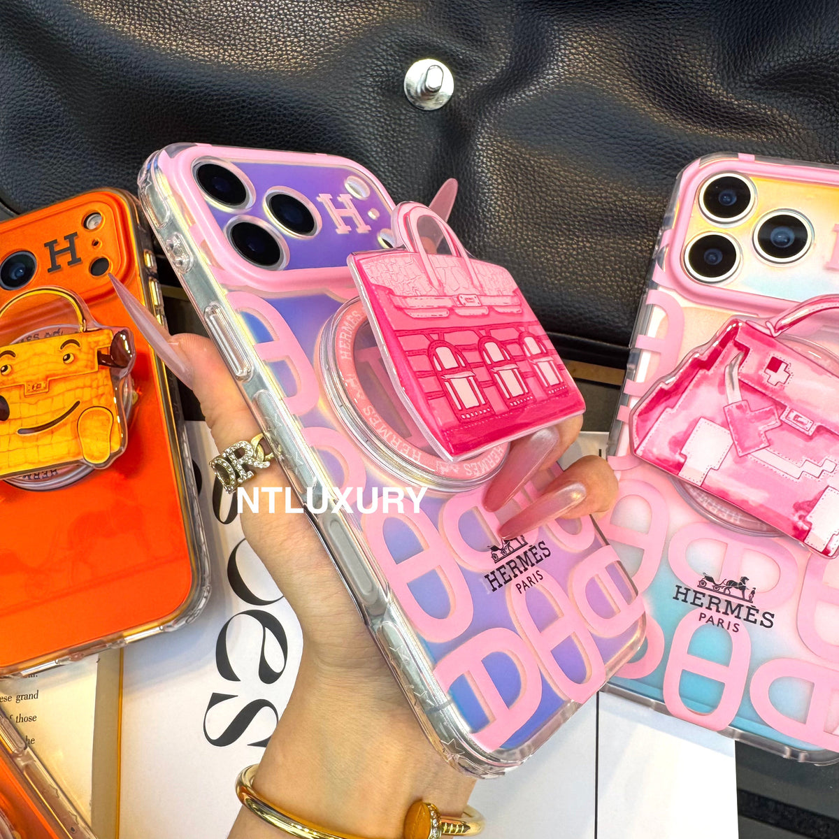 Chameleon Horse Magsafe Phone Case with Doll Bag Holder