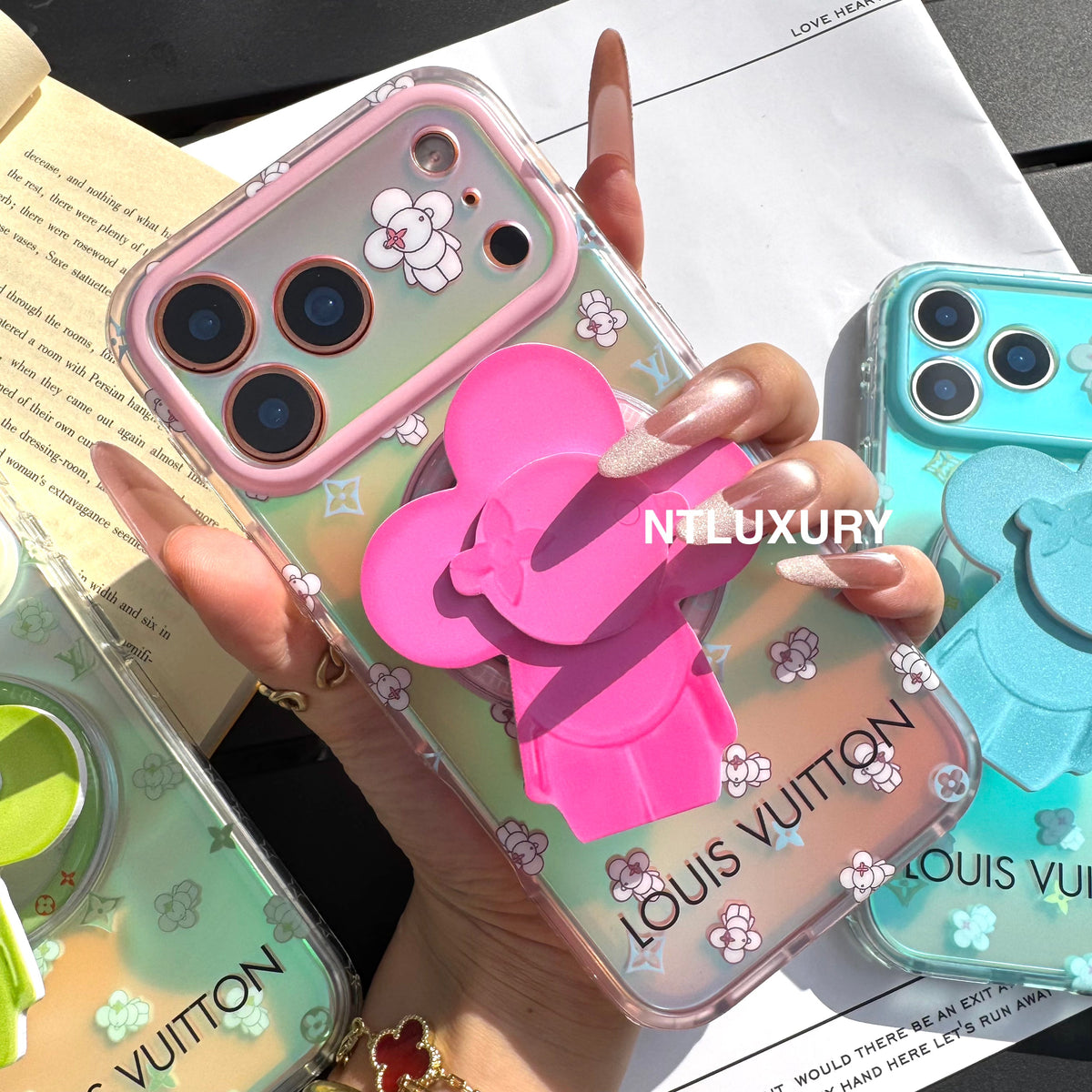 Chameleon Love Magsafe Phone Case with Neo Doll Holder