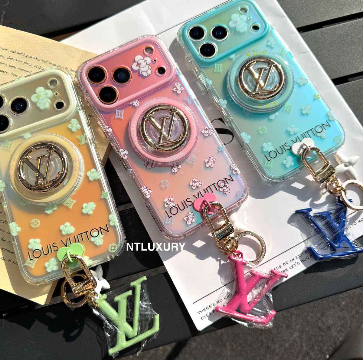 Chameleon Love Phone Case with Magsafe Holder & Pendant