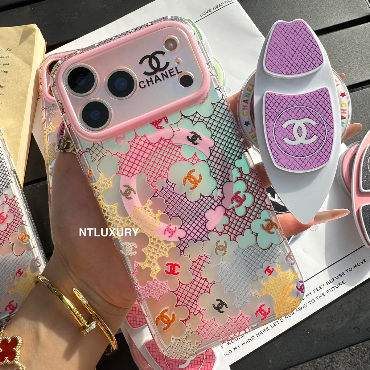 Chameleon Colorful CC Magsafe Phone Case with Skateboard Holder