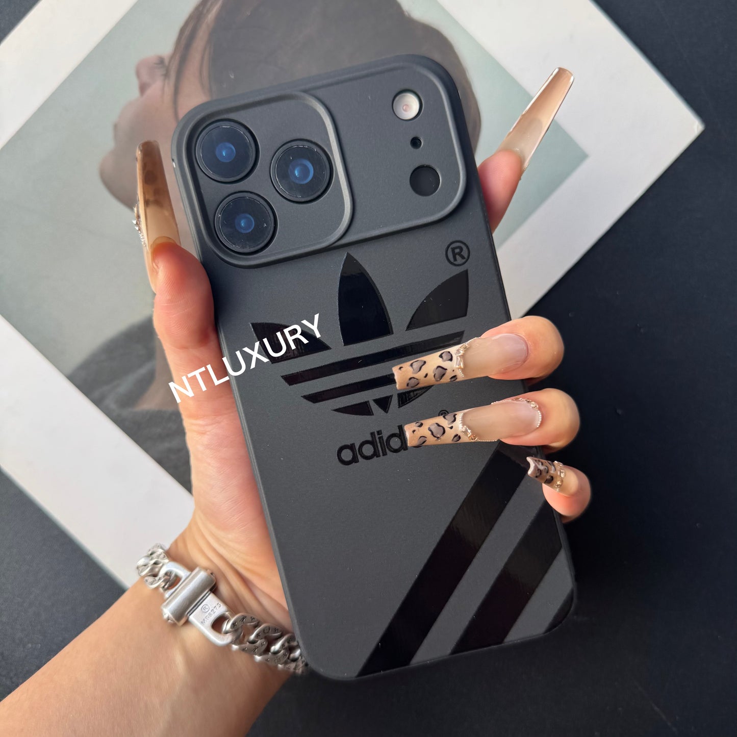 Black Trendy Phone Case ( Leaf )
