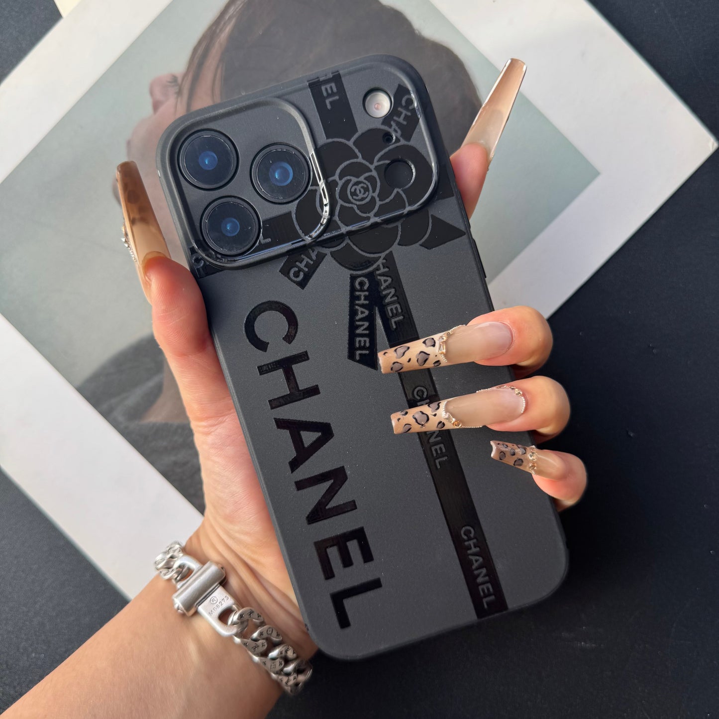 Black Trendy Phone Case ( C Gift )