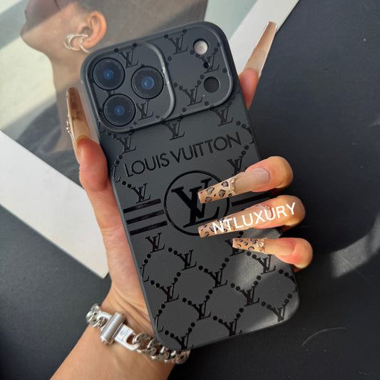 Black Trendy Phone Case ( Love Me )