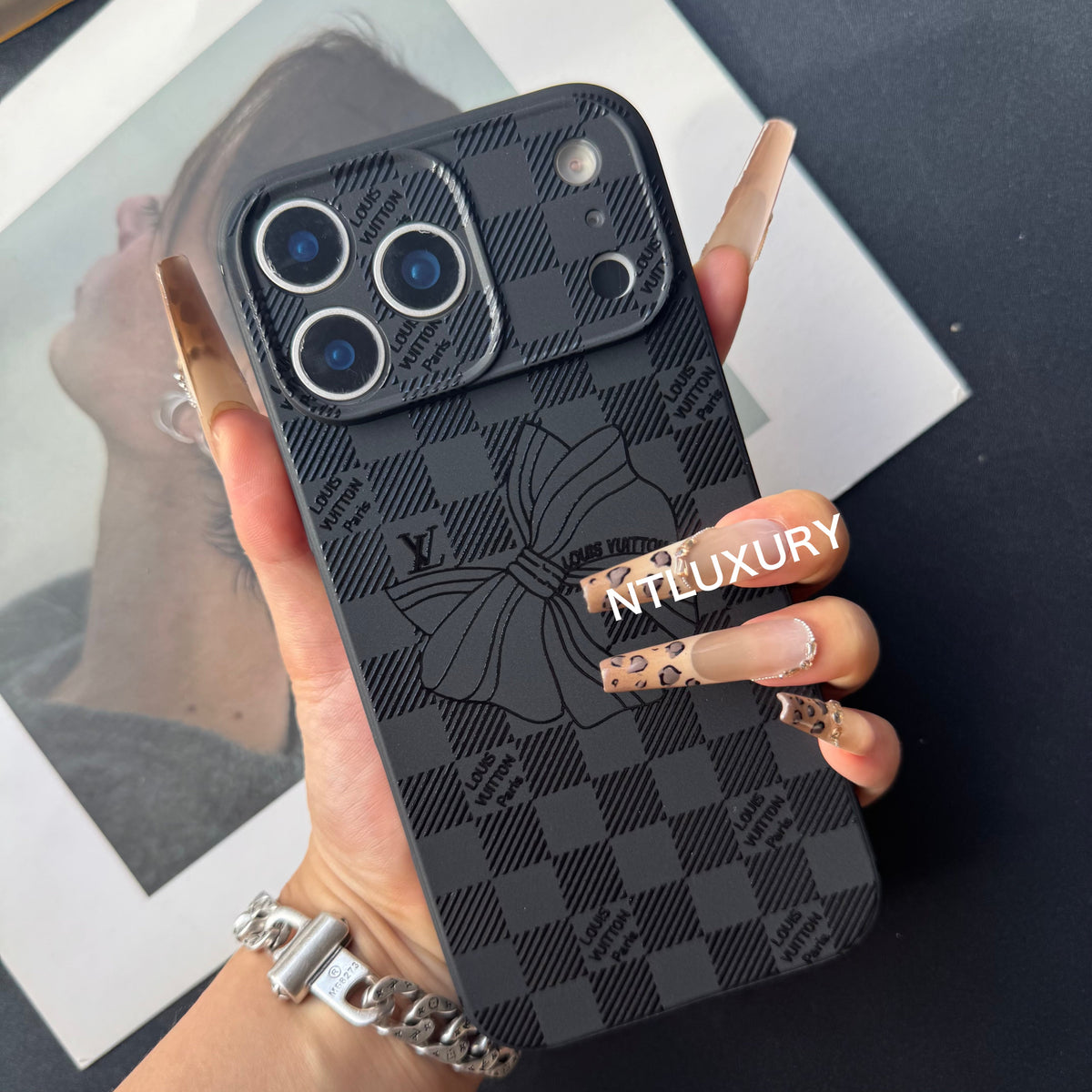 Coque de téléphone noire tendance (Nœud papillon cœur)