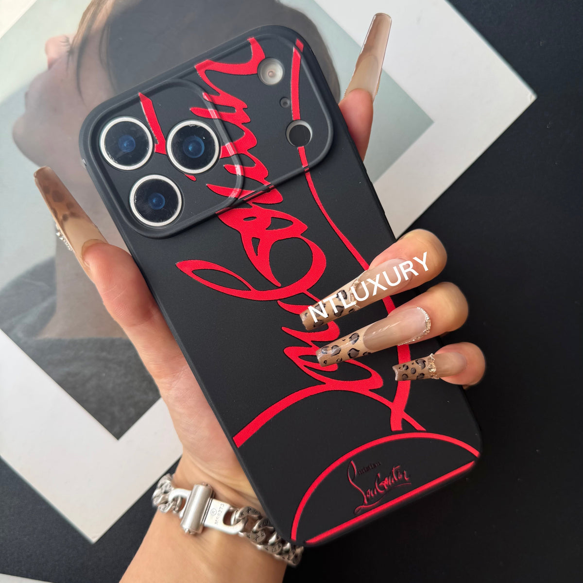 Coque de téléphone noire tendance (LBT)