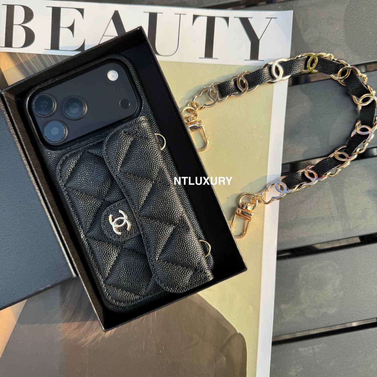 Classic CC Design Phone Case with Short Strap (COME WITH BOX) -10 Color