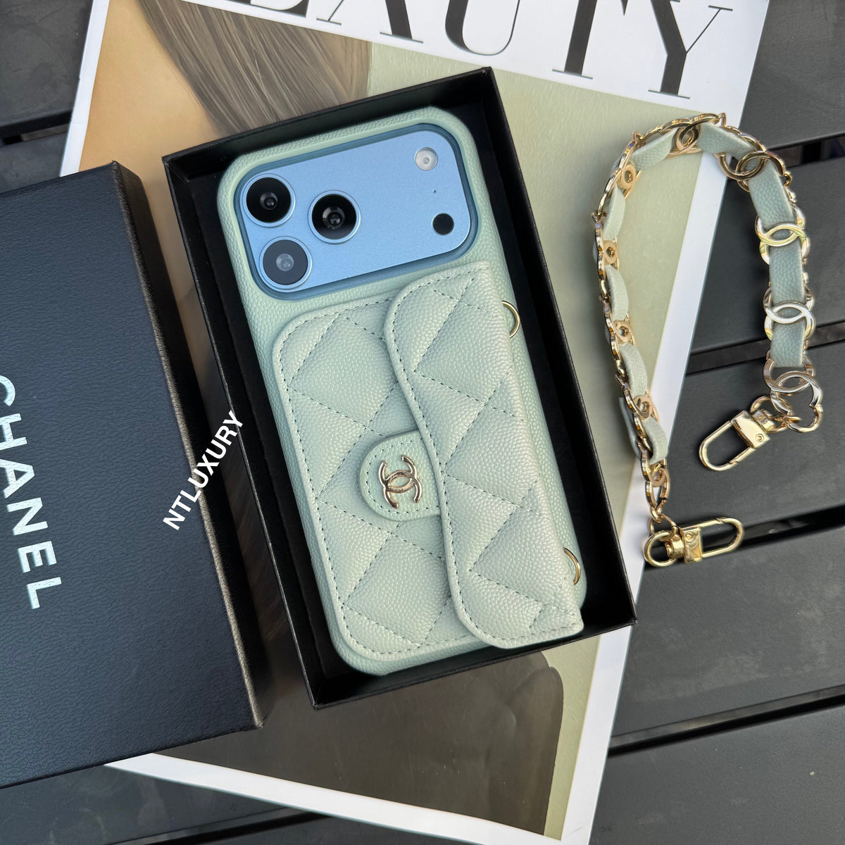 Classic CC Design Phone Case with Short Strap (COME WITH BOX) -10 Color