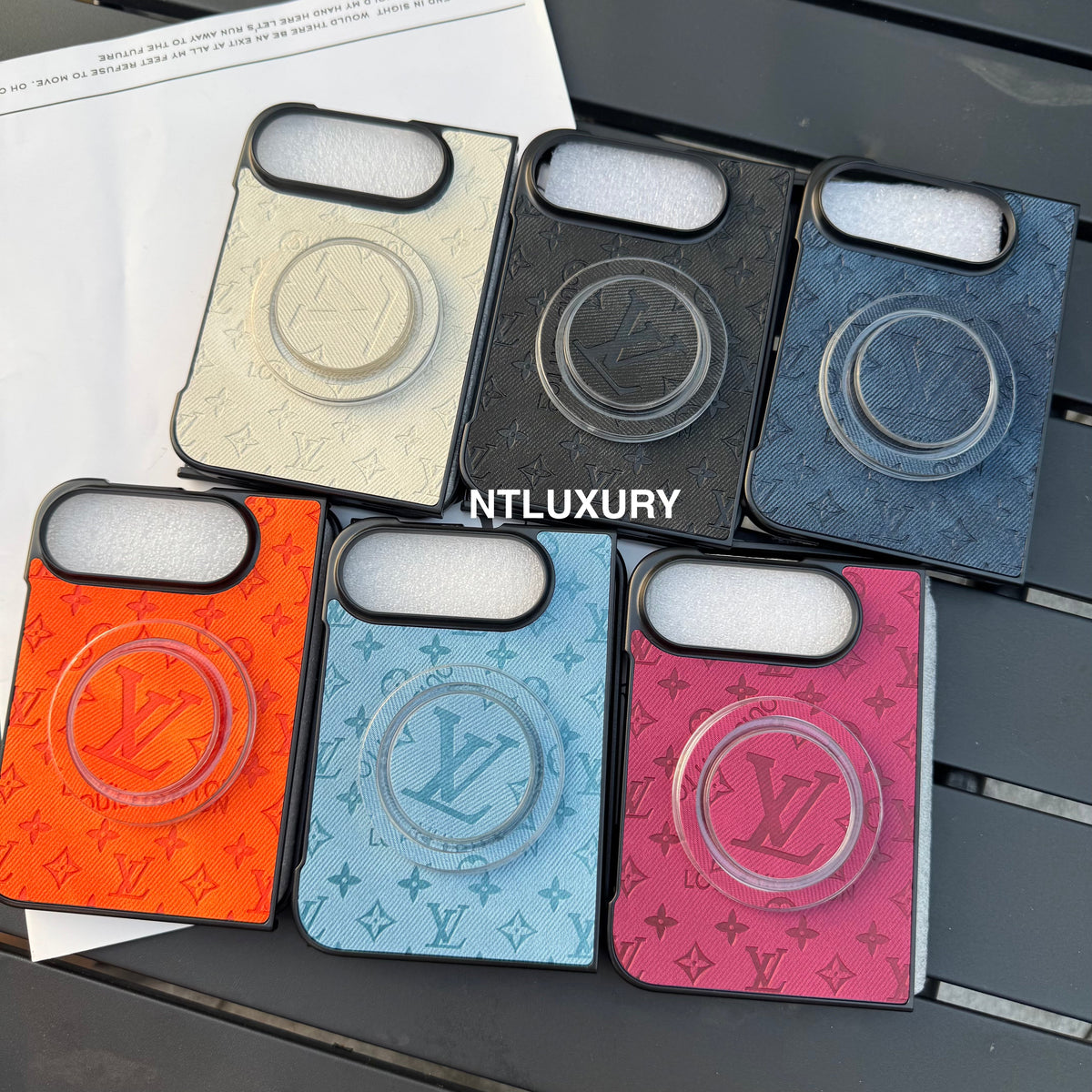 Funda de teléfono colorida de mezclilla con diseño de chica y corazón para iPhone Duo con soporte MagSafe