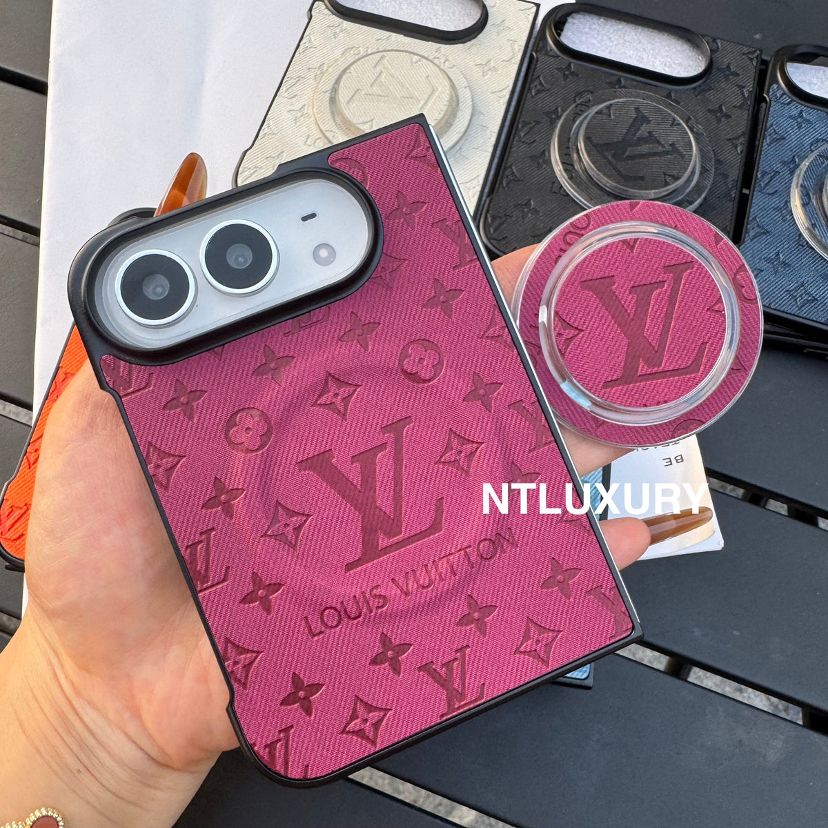 Funda de teléfono colorida de mezclilla con diseño de chica y corazón para iPhone Duo con soporte MagSafe