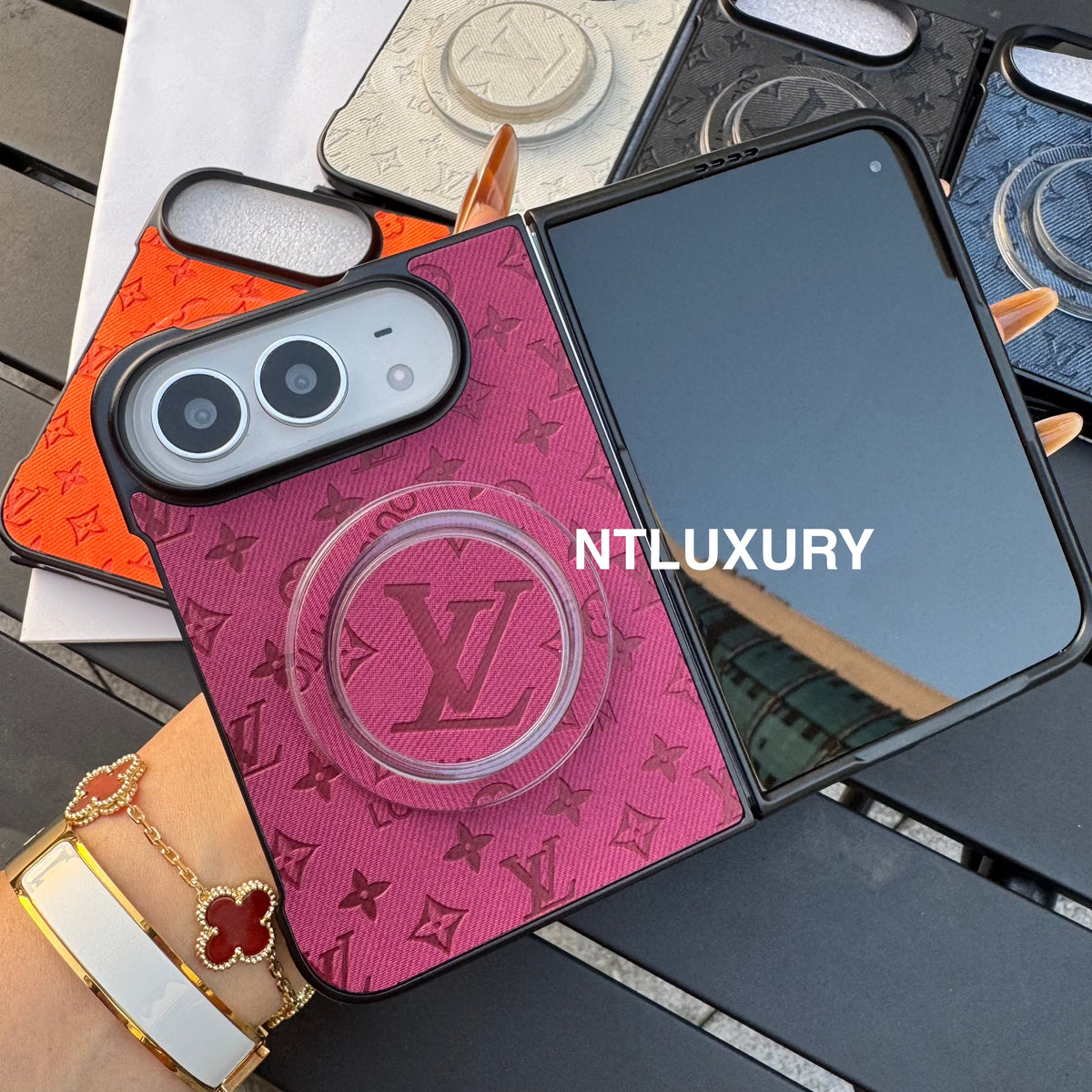 Funda de teléfono colorida de mezclilla con diseño de chica y corazón para iPhone Duo con soporte MagSafe