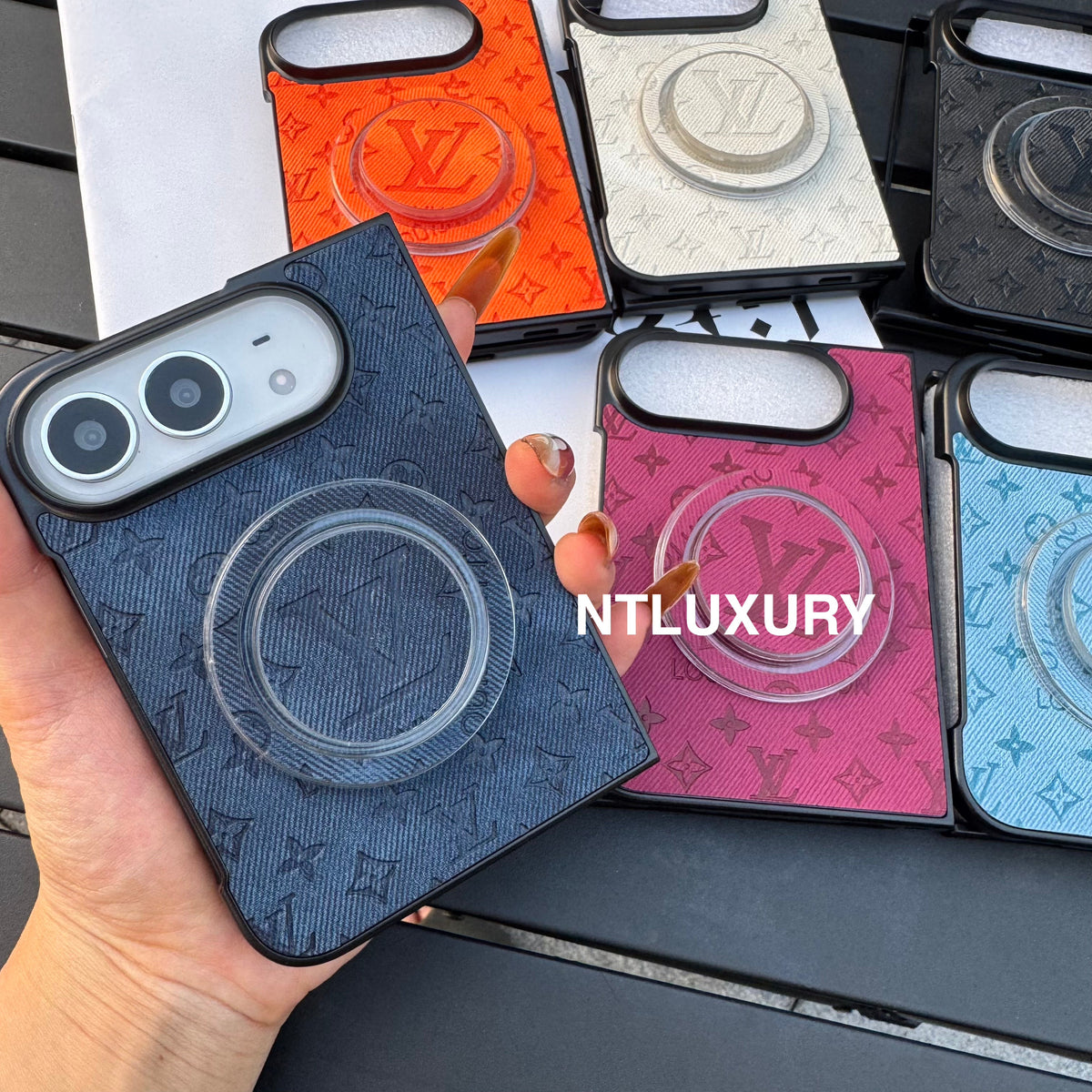 Funda de teléfono colorida de mezclilla con diseño de chica y corazón para iPhone Duo con soporte MagSafe