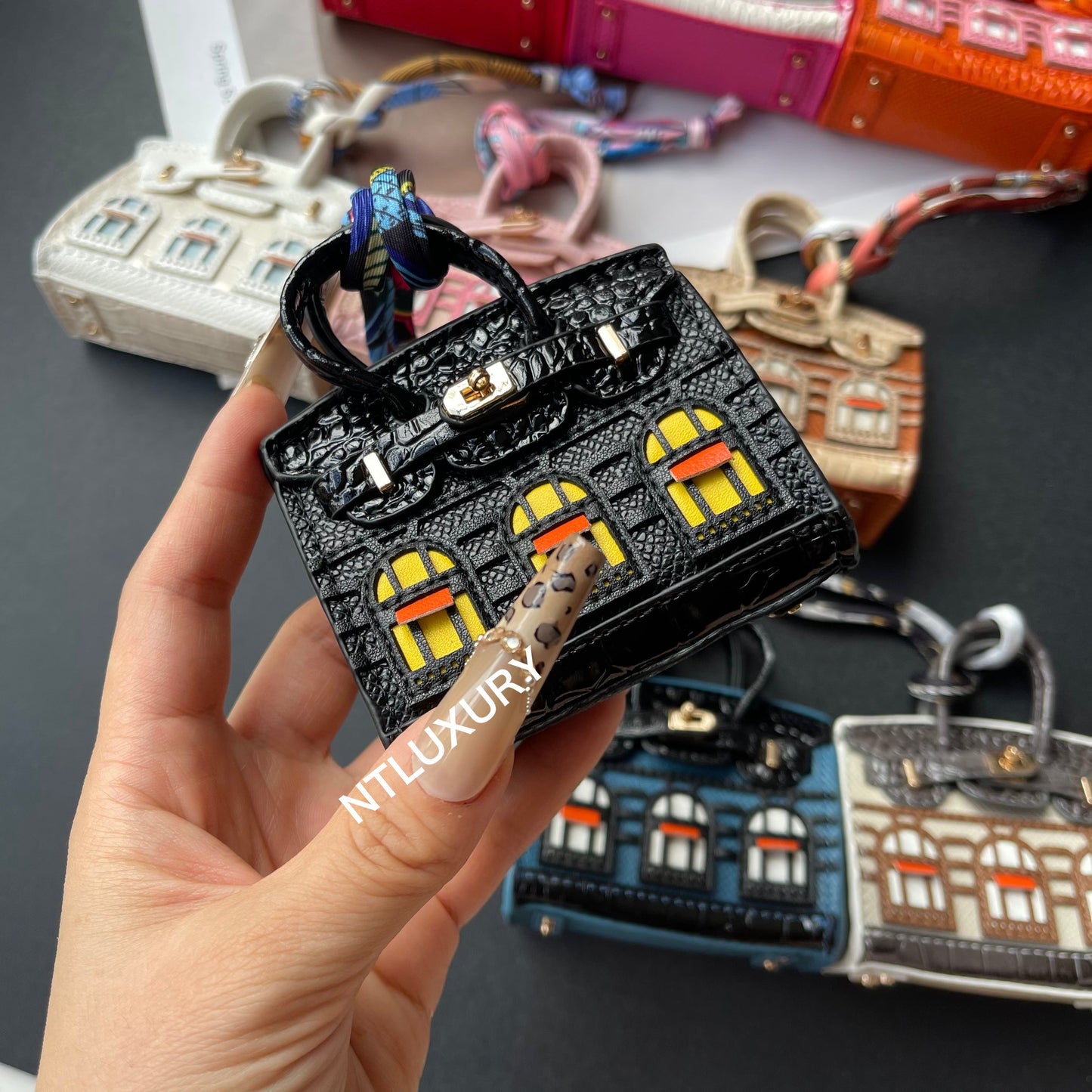 Cute Mini House Pendant (Black)