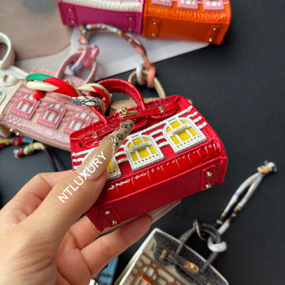 Lindo colgante de mini casa (rojo)