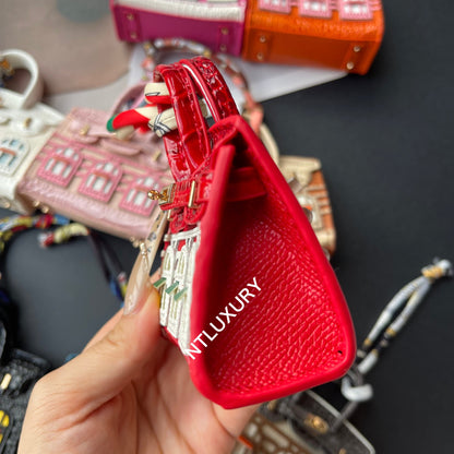 Lindo colgante de mini casa (rojo)