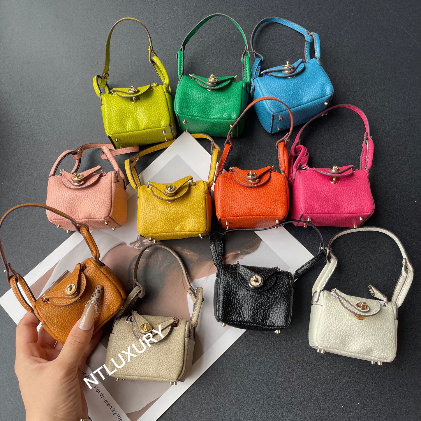 Cute Leendy Girl Minimum Cute Pendant
