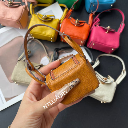 Casetta Leendy per ragazze, ciondolo carino Minimal (Marrone)