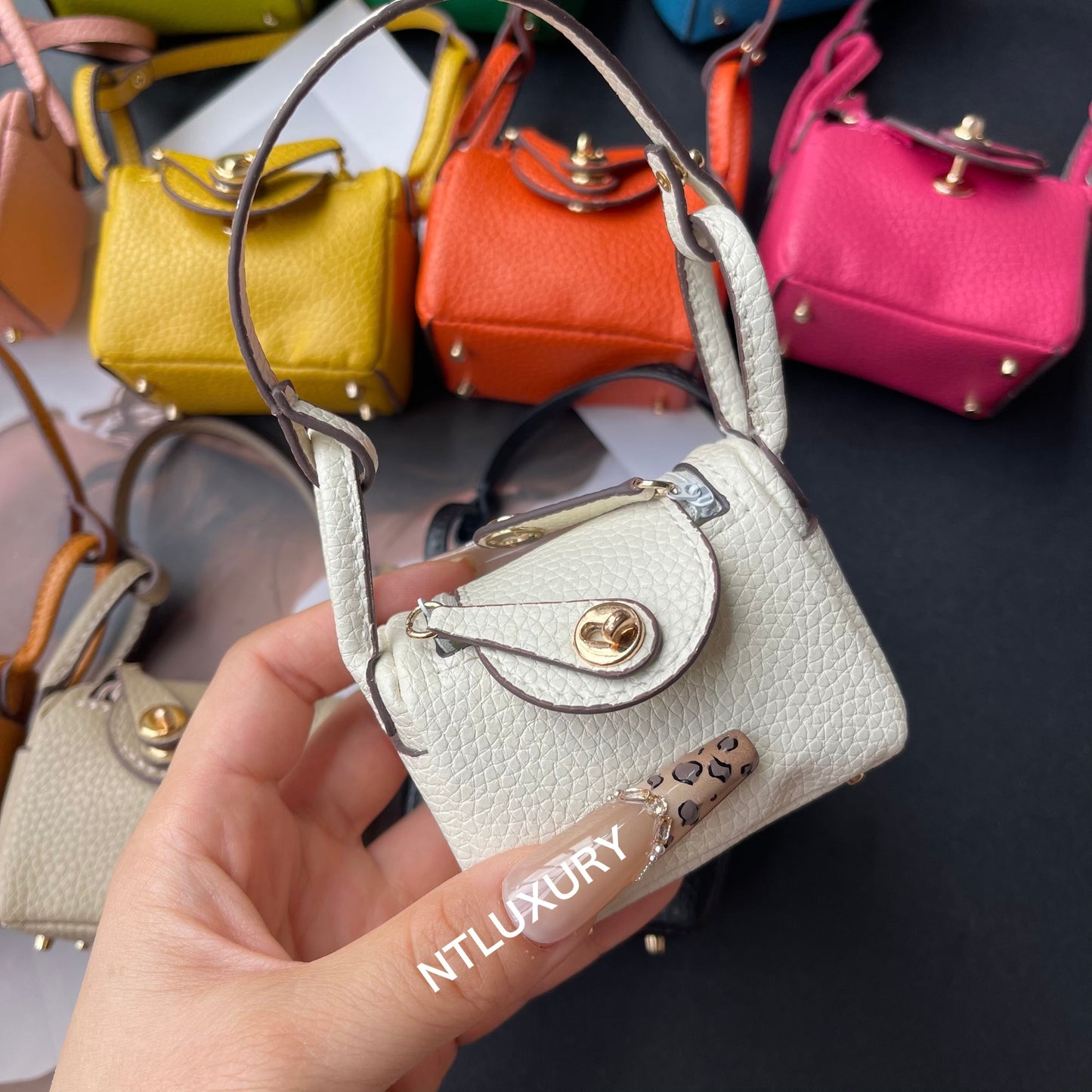 Cute Leendy Girl Minimum Cute Pendant