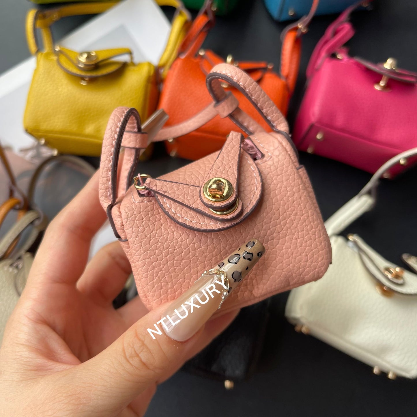 Cute Leendy Girl Minimum Cute Pendant