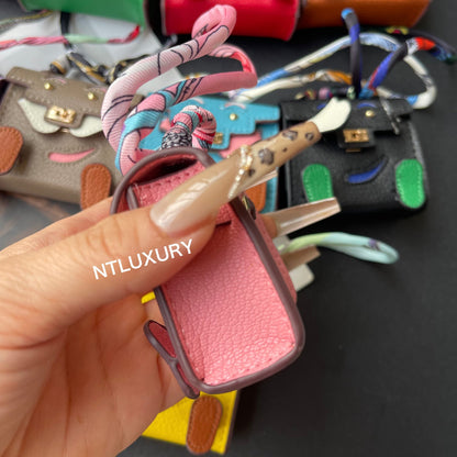 Colgante mínimo de muñeca linda (Rosa)