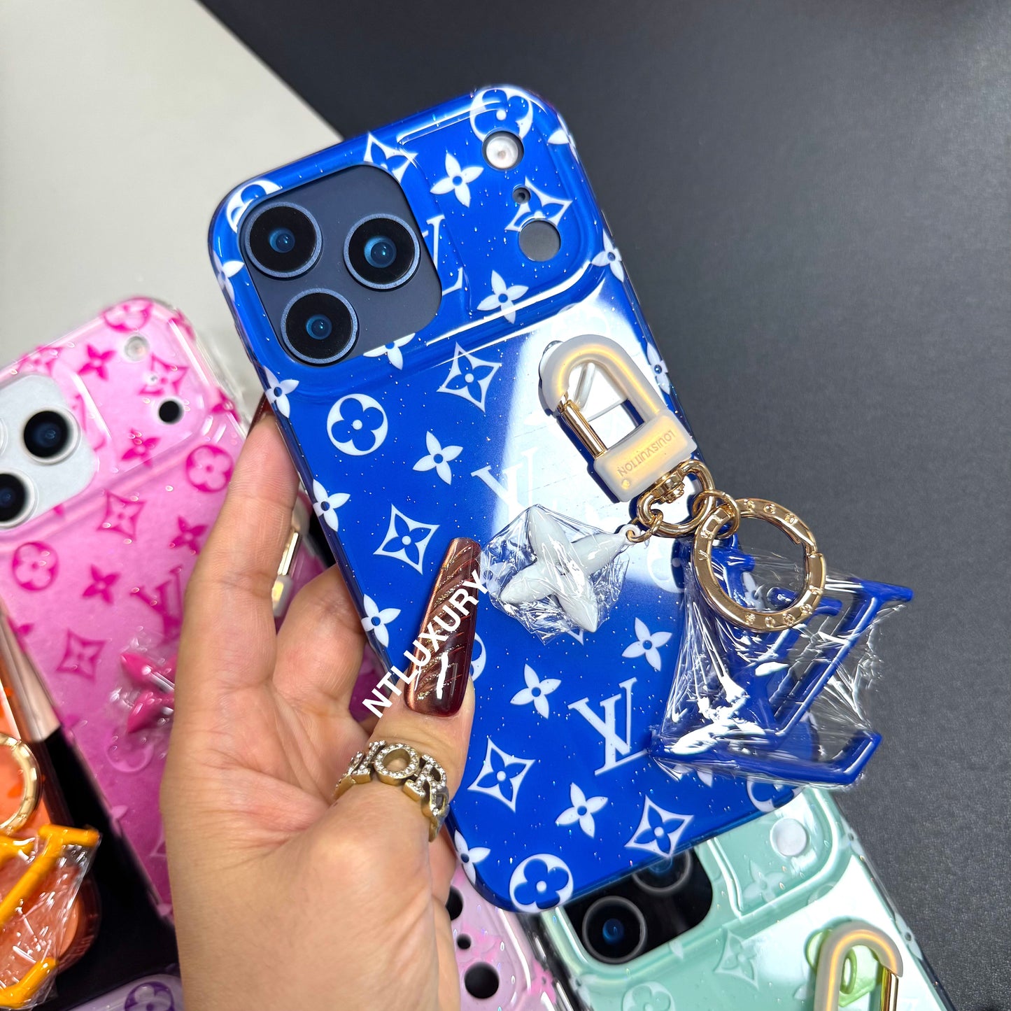 Fresh Summer Love Phone Case With Love Chain