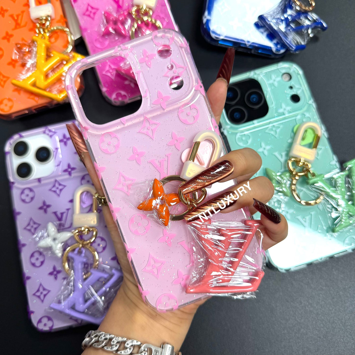 Fresh Summer Love Phone Case With Love Chain