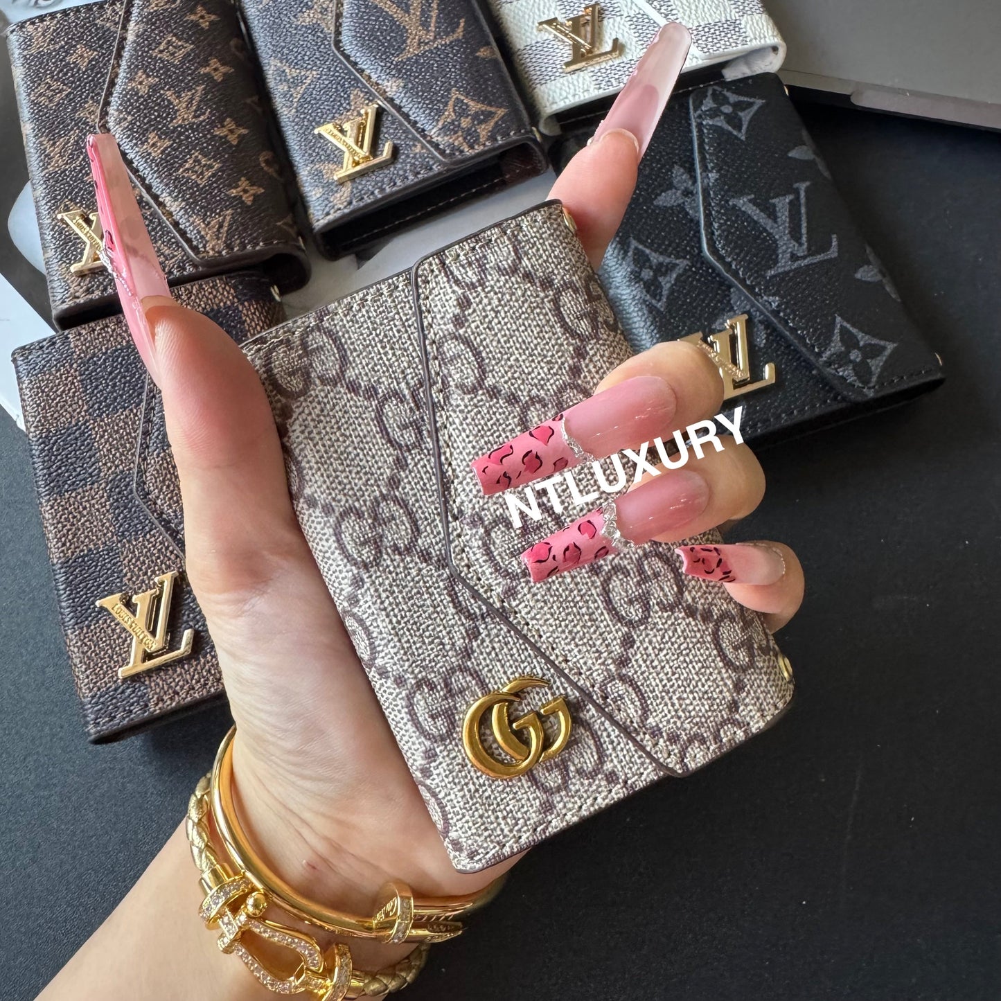 Curved Edge Love Tri-Fold Wallet