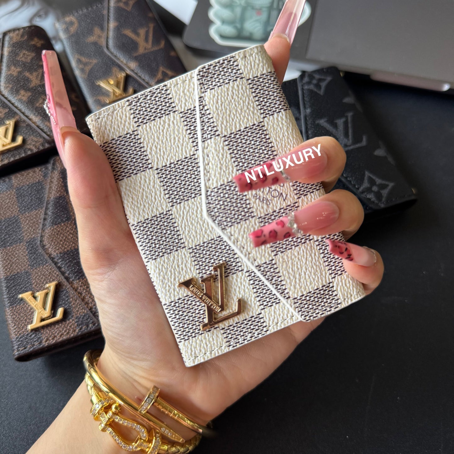 Curved Edge Love Tri-Fold Wallet
