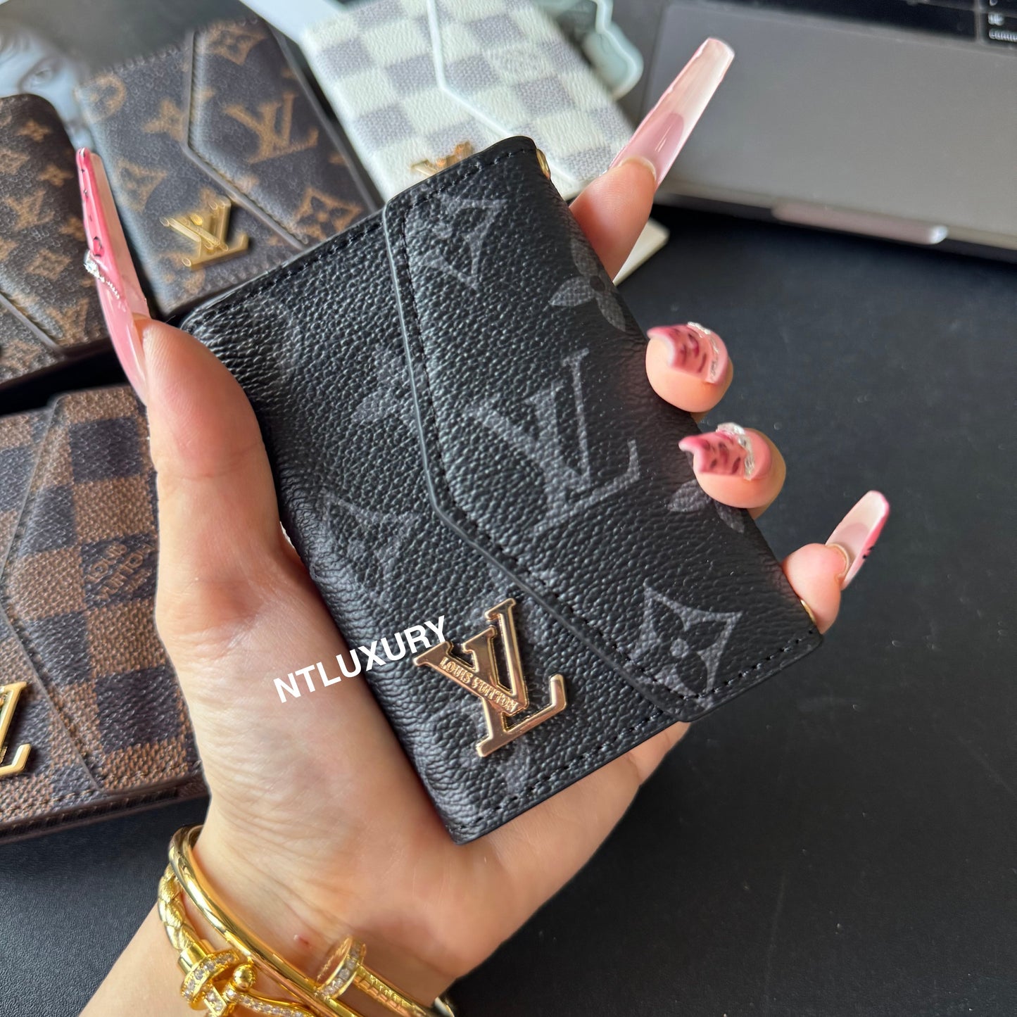 Curved Edge Love Tri-Fold Wallet