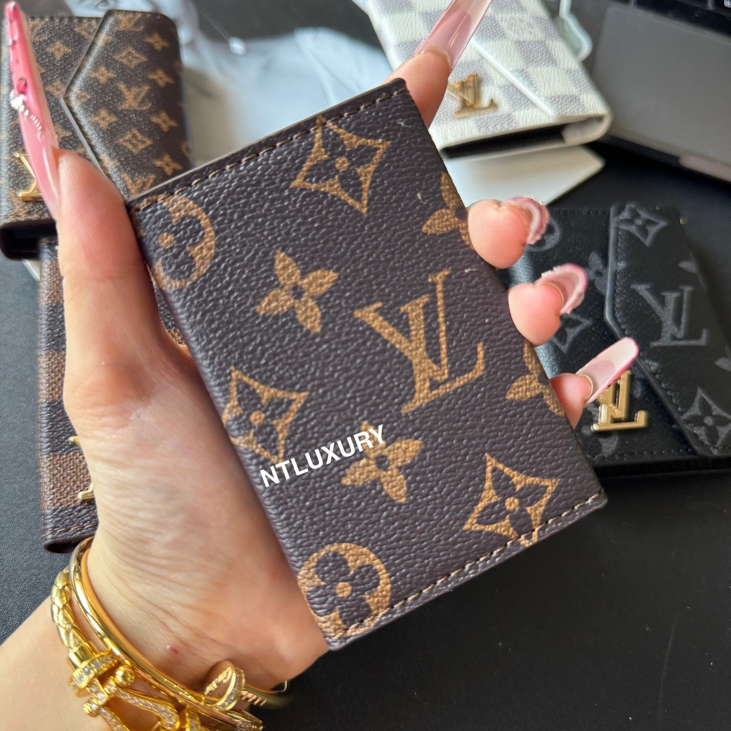 Curved Edge Love Tri-Fold Wallet