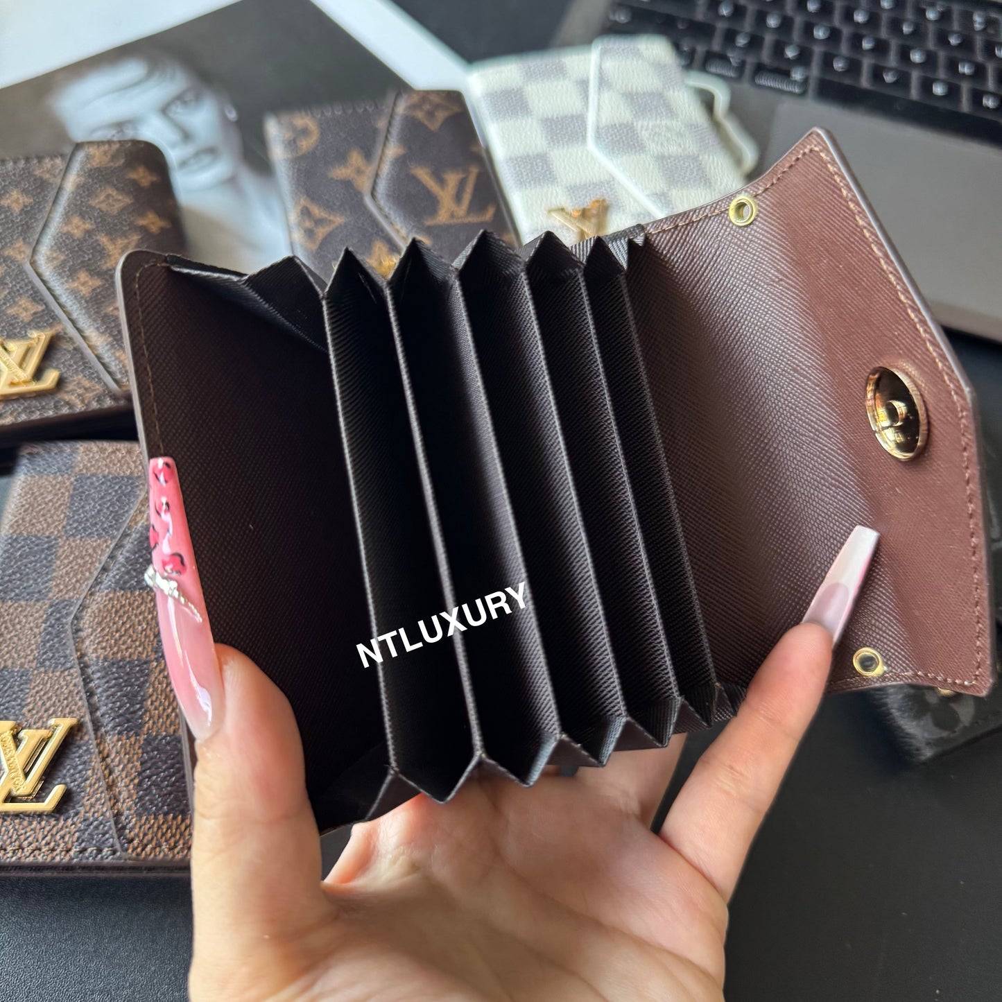 Curved Edge Love Tri-Fold Wallet
