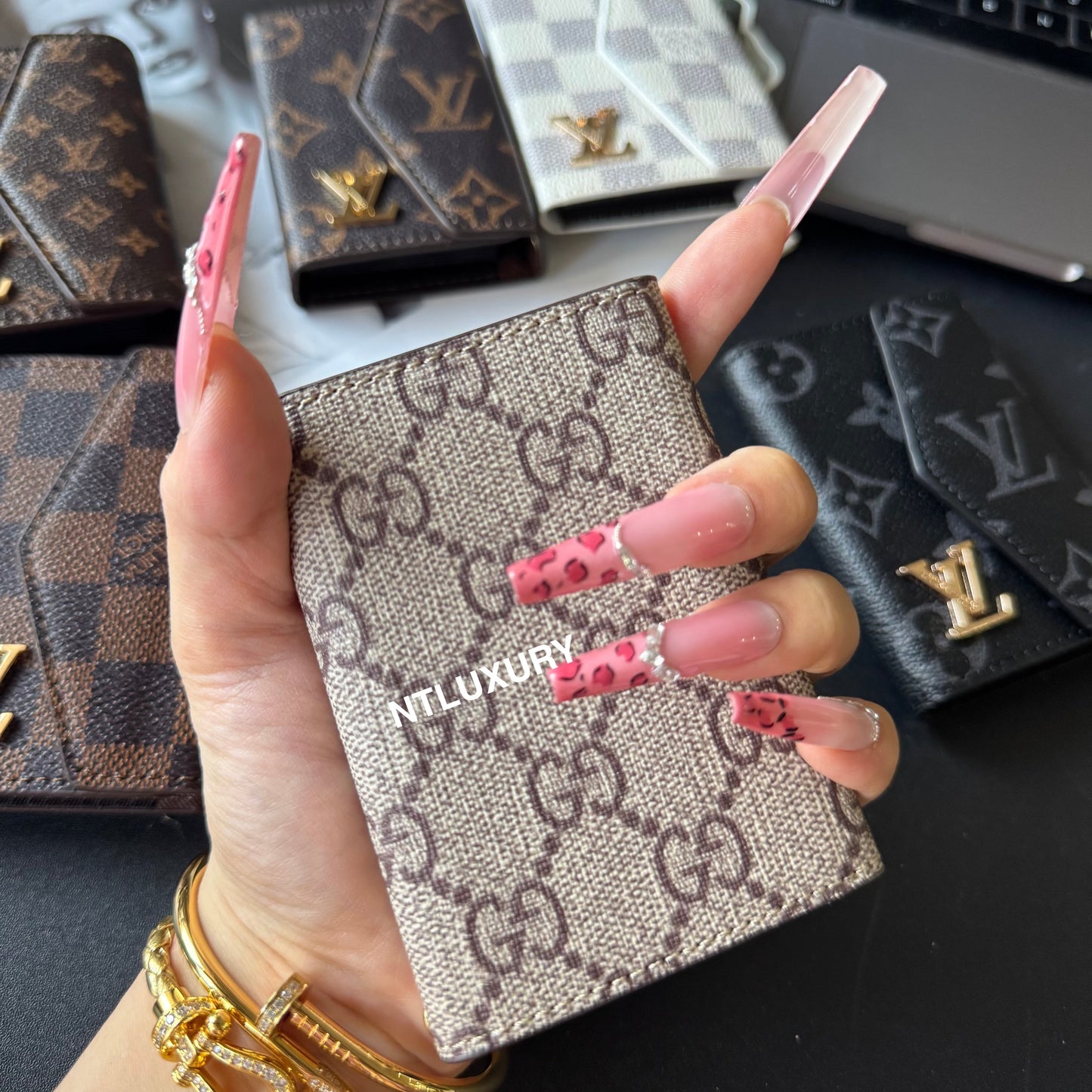Curved Edge Love Tri-Fold Wallet