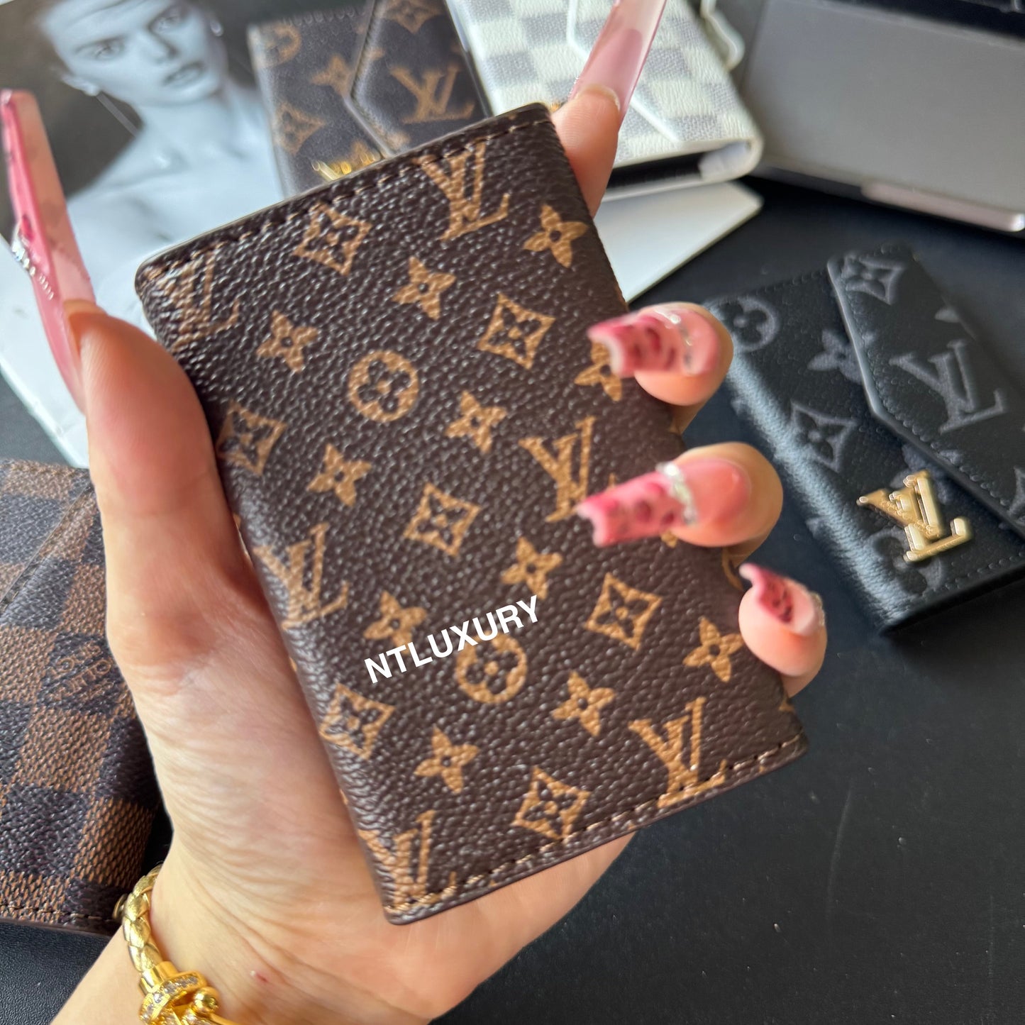 Curved Edge Love Tri-Fold Wallet