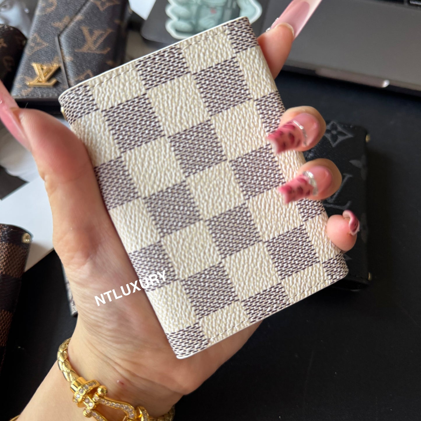 Curved Edge Love Tri-Fold Wallet