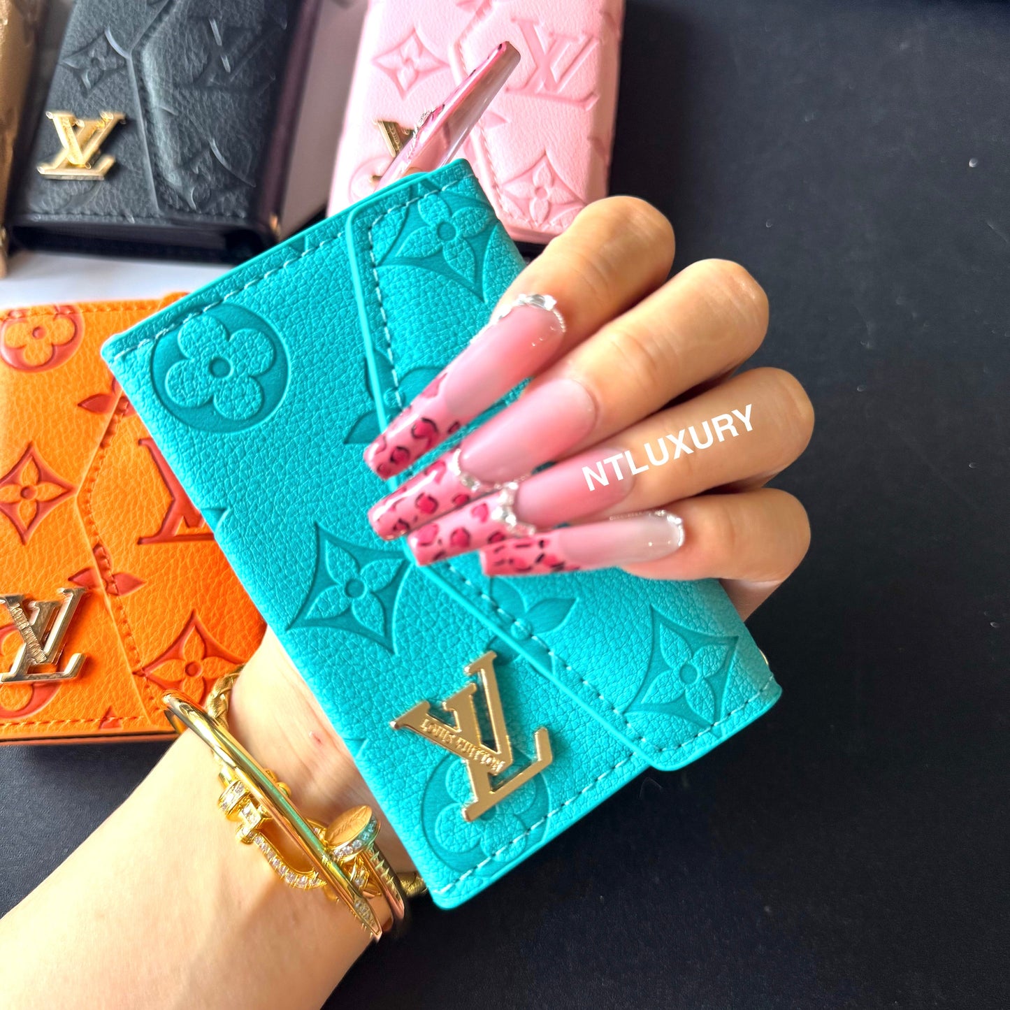 Curved Edge Colorful Love Tri-Fold Wallet