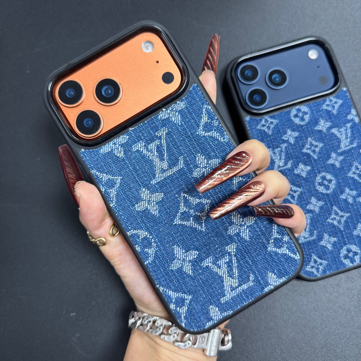 Funda para teléfono con diseño Denim Love y MagSafe